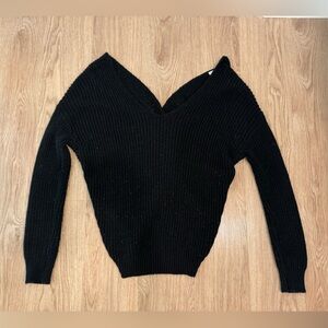 Mi Ami Black v neck sweater with twisted back size Small